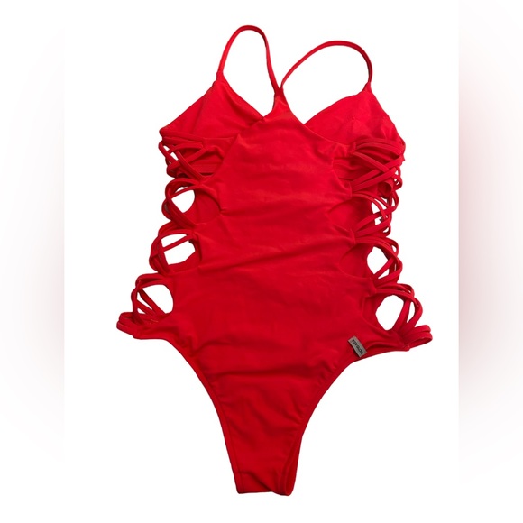 Body Glove Other - BODY GLOVE Womens Standard Smoothies Crissy 1 Piece Swimsuit Strappy Sides NWT